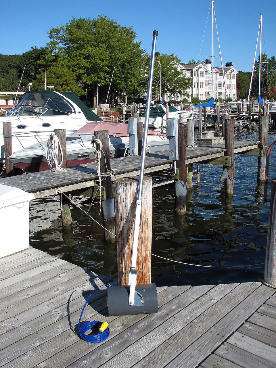 Dock Mount De-Icer